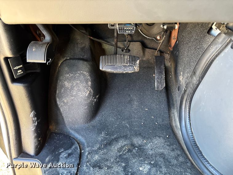 image for item FC1652 2006 Ford E250 van