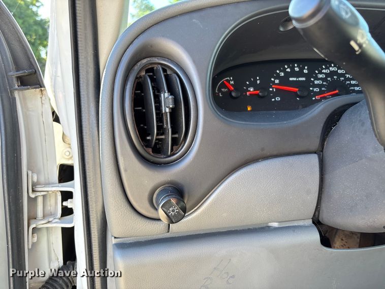 image for item FC1652 2006 Ford E250 van