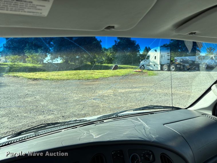 image for item FC1652 2006 Ford E250 van