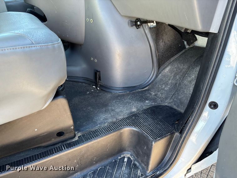 image for item FC1652 2006 Ford E250 van