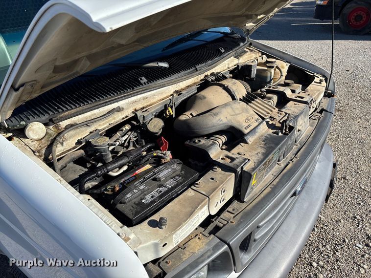 image for item FC1652 2006 Ford E250 van