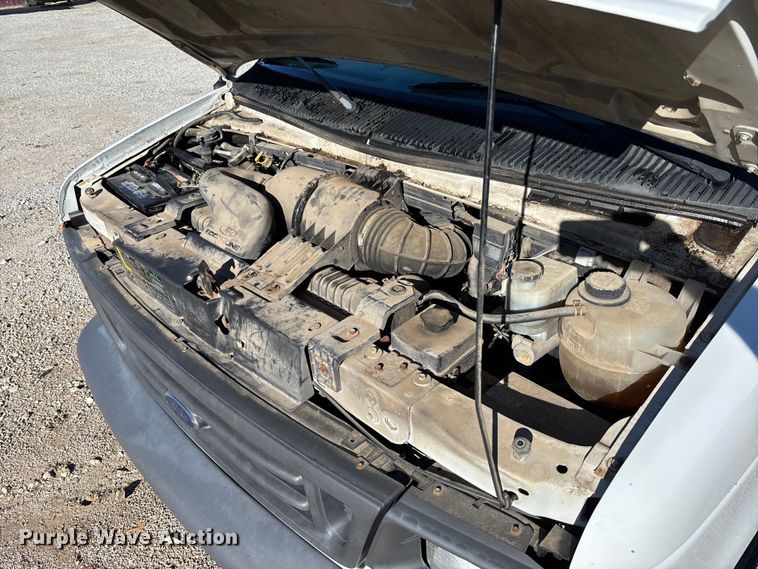 image for item FC1652 2006 Ford E250 van