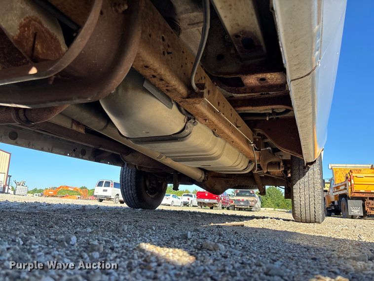 image for item FC1652 2006 Ford E250 van