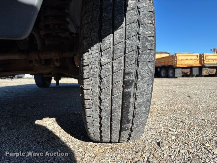 image for item FC1652 2006 Ford E250 van