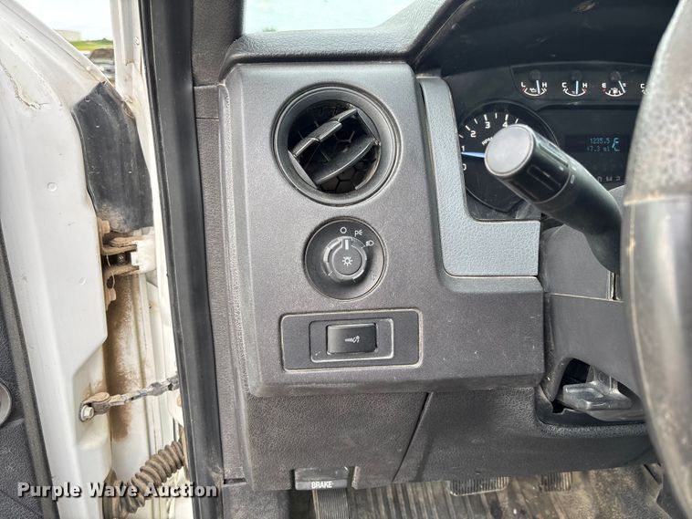 image for item FC1724 2011 Ford F150 XL pickup truck