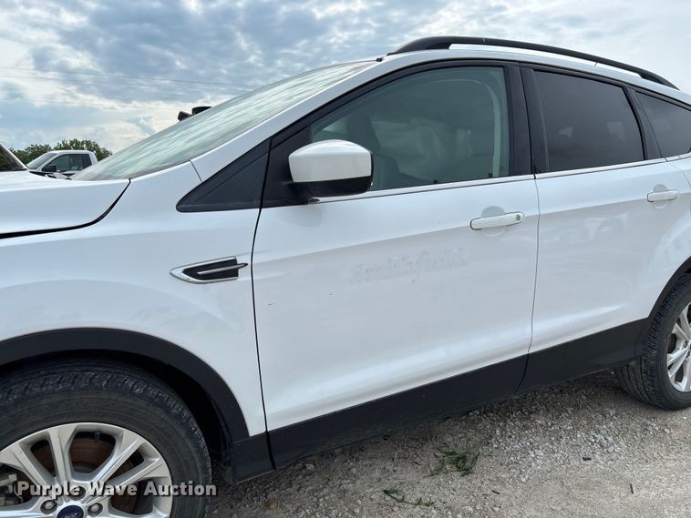 image for item FC1725 2018 Ford Escape SE SUV