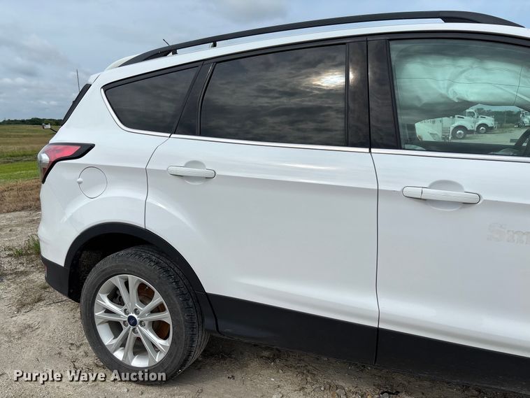 image for item FC1725 2018 Ford Escape SE SUV