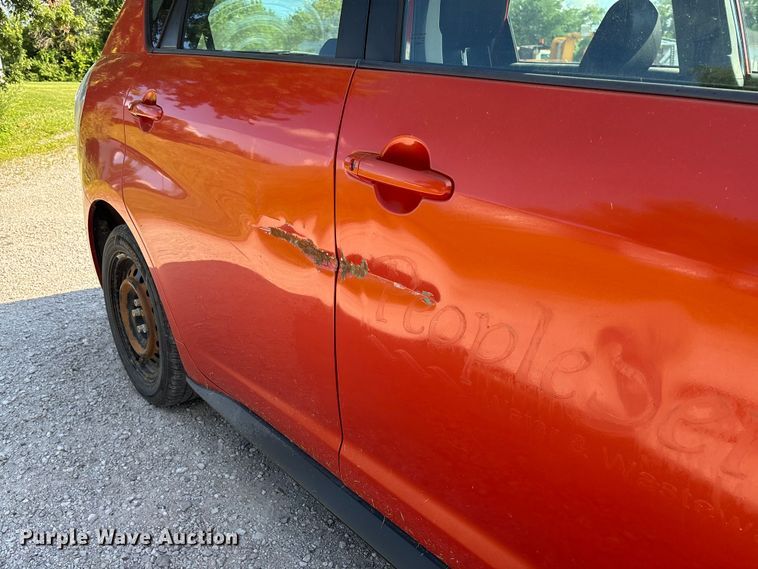 image for item FC1735 2010 Pontiac Vibe 