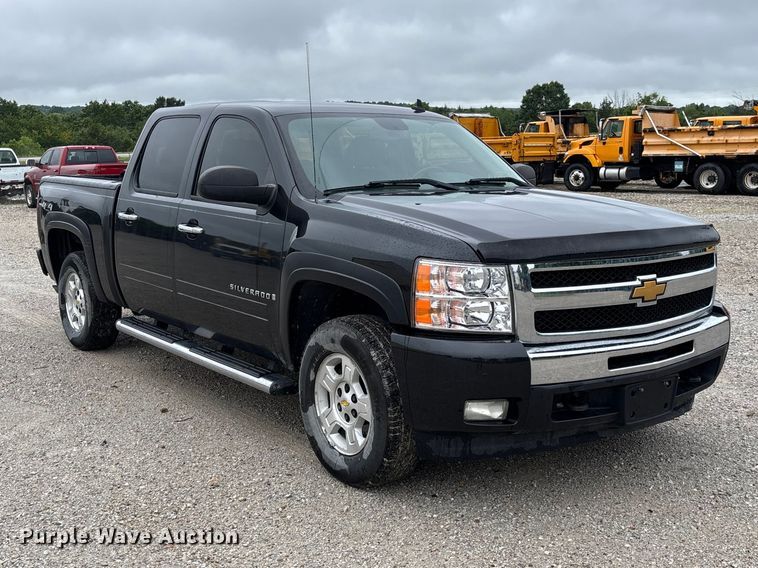 image for item FC1752 2009 Chevrolet Silverado 1500 Crew Cab pickup truck