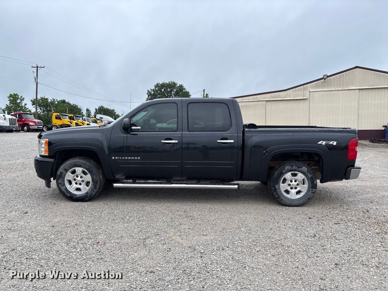 image for item FC1752 2009 Chevrolet Silverado 1500 Crew Cab pickup truck