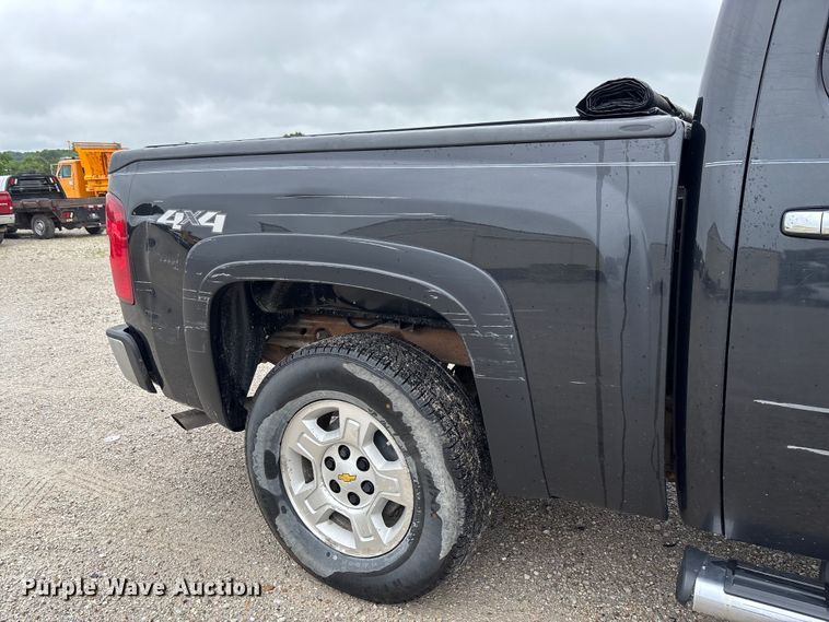 image for item FC1752 2009 Chevrolet Silverado 1500 Crew Cab pickup truck