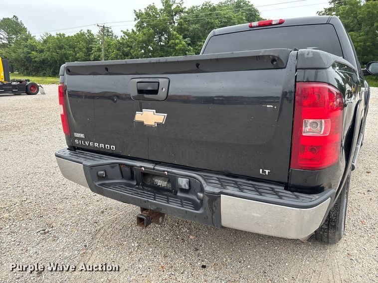 image for item FC1752 2009 Chevrolet Silverado 1500 Crew Cab pickup truck