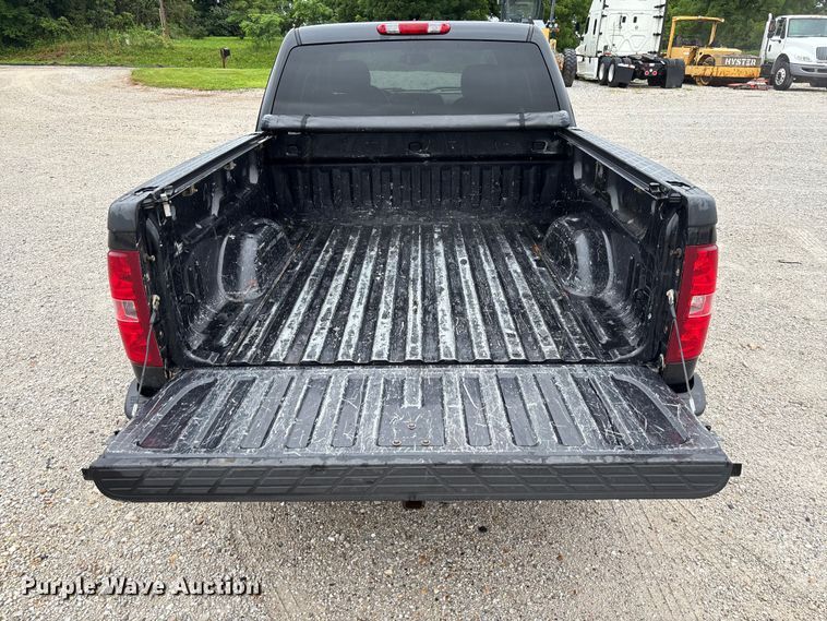 image for item FC1752 2009 Chevrolet Silverado 1500 Crew Cab pickup truck