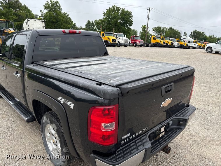 image for item FC1752 2009 Chevrolet Silverado 1500 Crew Cab pickup truck