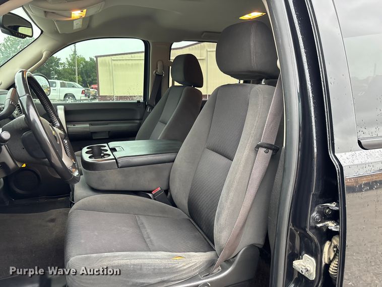 image for item FC1752 2009 Chevrolet Silverado 1500 Crew Cab pickup truck