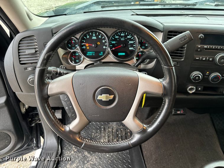 image for item FC1752 2009 Chevrolet Silverado 1500 Crew Cab pickup truck