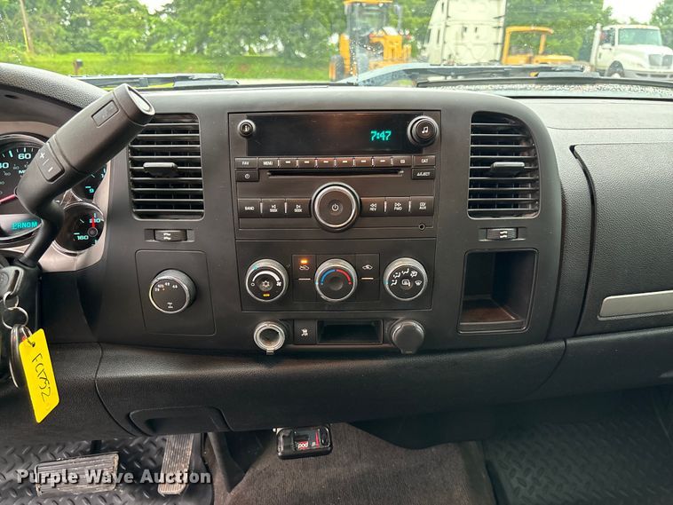 image for item FC1752 2009 Chevrolet Silverado 1500 Crew Cab pickup truck