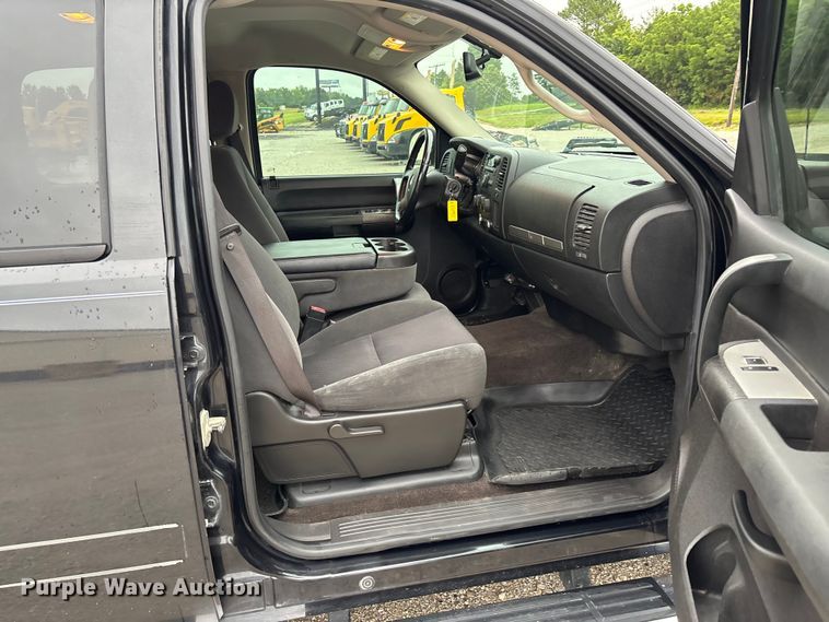 image for item FC1752 2009 Chevrolet Silverado 1500 Crew Cab pickup truck