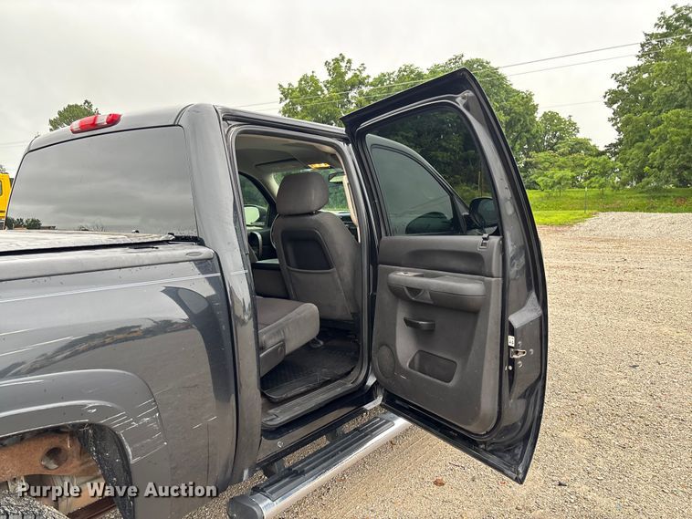 image for item FC1752 2009 Chevrolet Silverado 1500 Crew Cab pickup truck