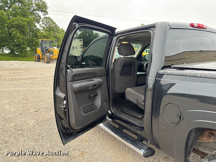 image for item FC1752 2009 Chevrolet Silverado 1500 Crew Cab pickup truck