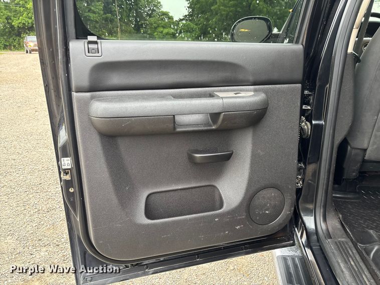 image for item FC1752 2009 Chevrolet Silverado 1500 Crew Cab pickup truck