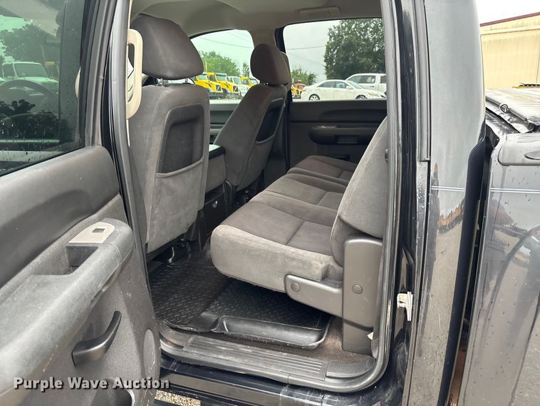 image for item FC1752 2009 Chevrolet Silverado 1500 Crew Cab pickup truck