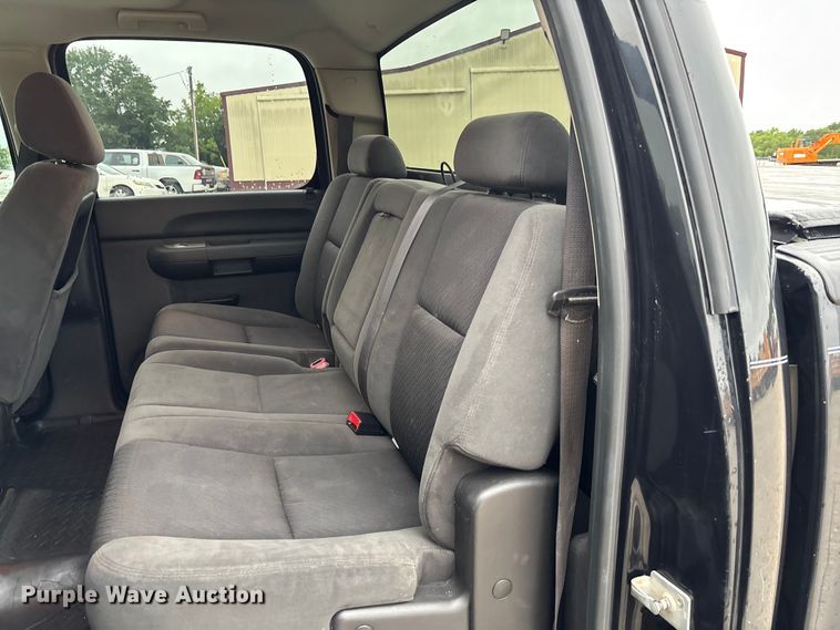 image for item FC1752 2009 Chevrolet Silverado 1500 Crew Cab pickup truck