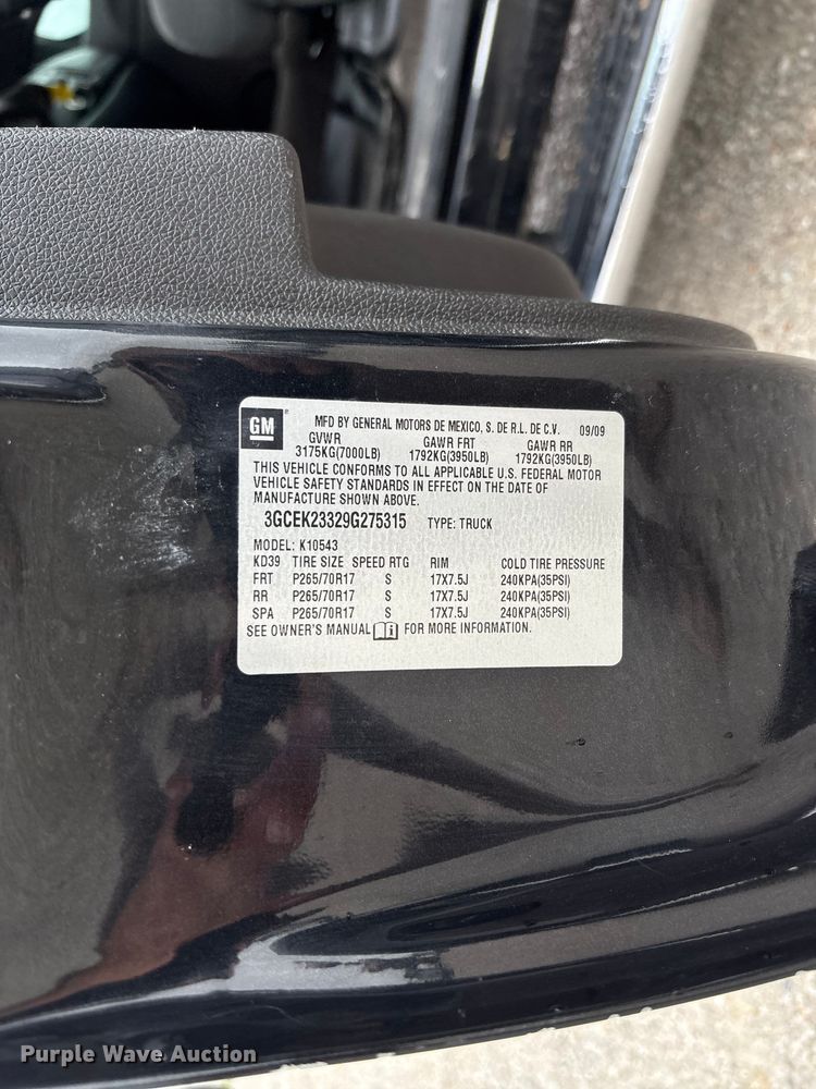 image for item FC1752 2009 Chevrolet Silverado 1500 Crew Cab pickup truck
