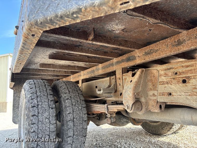 image for item FC1758 2011 GMC Sierra 3500 flatbed pickup truck