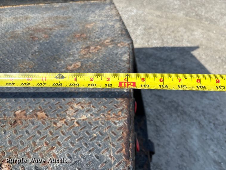 image for item FC1758 2011 GMC Sierra 3500 flatbed pickup truck