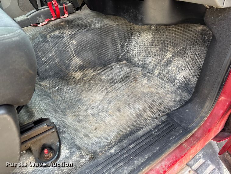 image for item FC1758 2011 GMC Sierra 3500 flatbed pickup truck