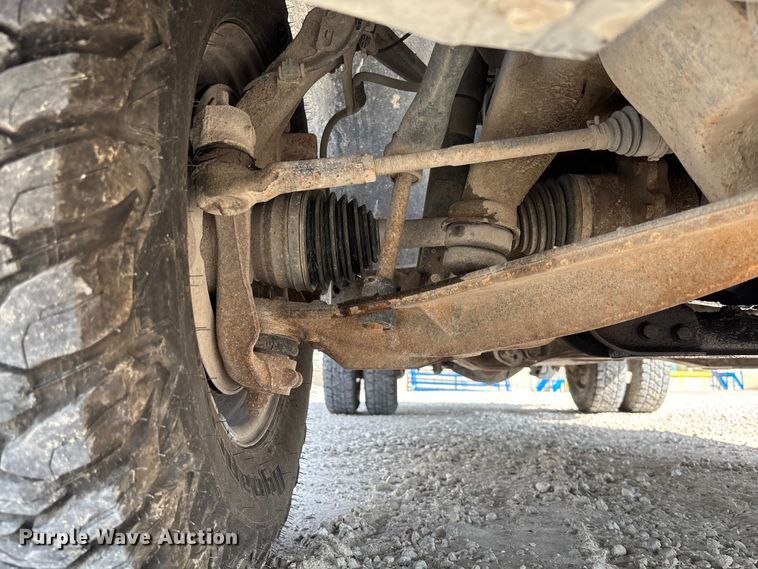 image for item FC1758 2011 GMC Sierra 3500 flatbed pickup truck