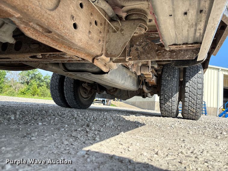 image for item FC1758 2011 GMC Sierra 3500 flatbed pickup truck