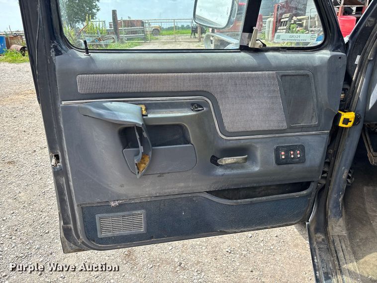 image for item FC1763 1991 Ford F150 Ext. Cab pickup truck