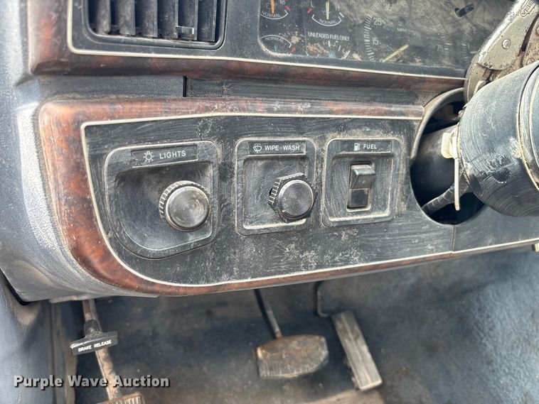 image for item FC1763 1991 Ford F150 Ext. Cab pickup truck