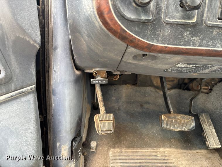 image for item FC1763 1991 Ford F150 Ext. Cab pickup truck