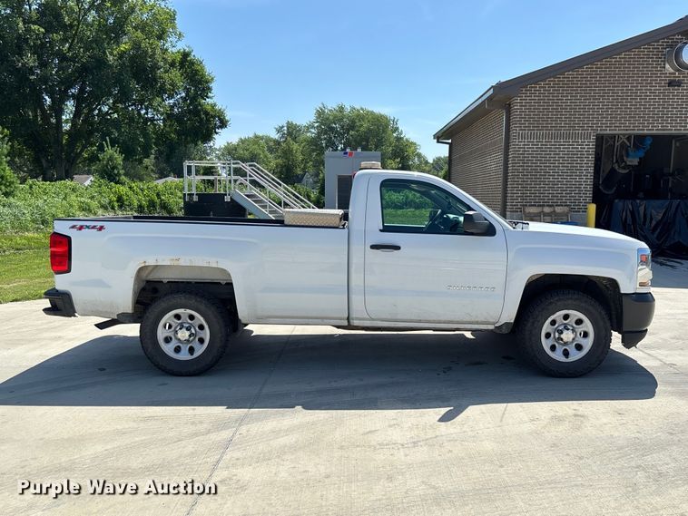 image for item FC1773 2017 Chevrolet Silverado 1500 pickup truck