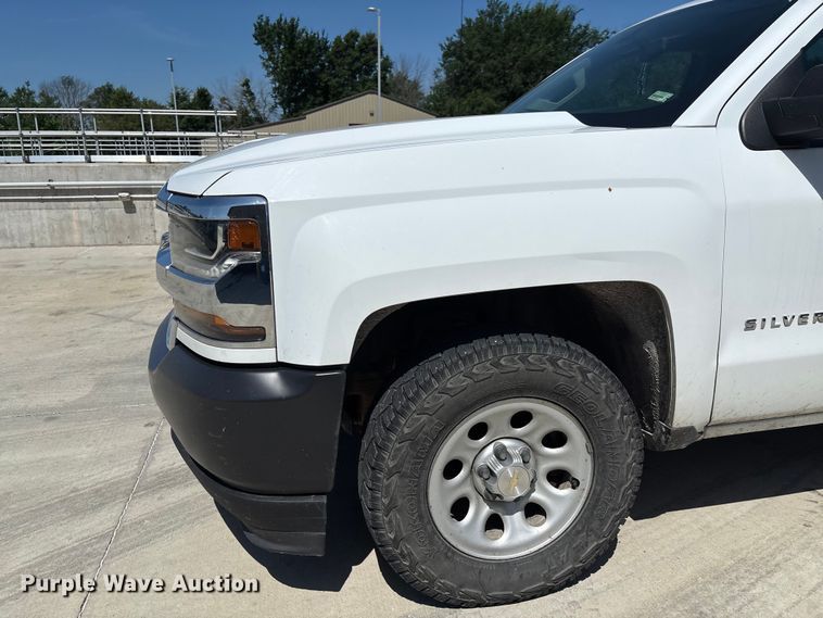 image for item FC1773 2017 Chevrolet Silverado 1500 pickup truck