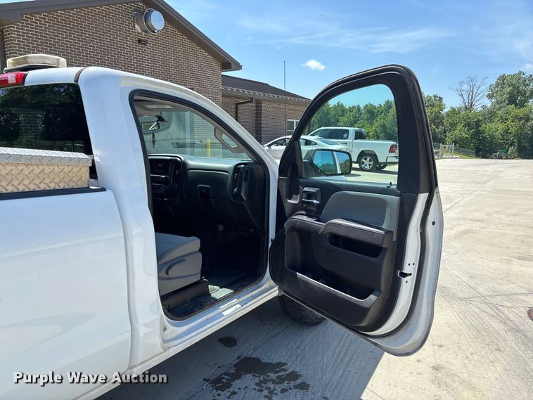 image for item FC1773 2017 Chevrolet Silverado 1500 pickup truck