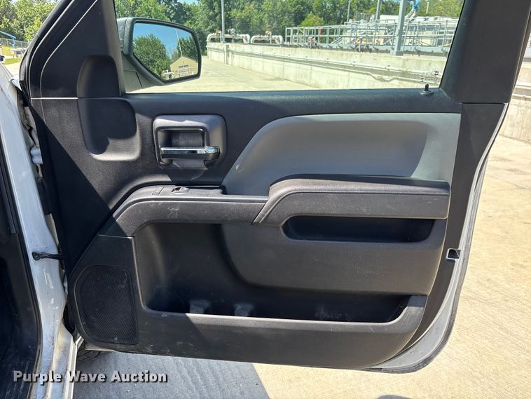 image for item FC1773 2017 Chevrolet Silverado 1500 pickup truck