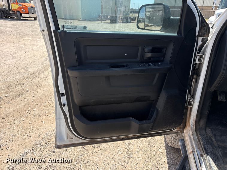 image for item FC2276 2017 RAM 2500 Crew Cab pickup truck