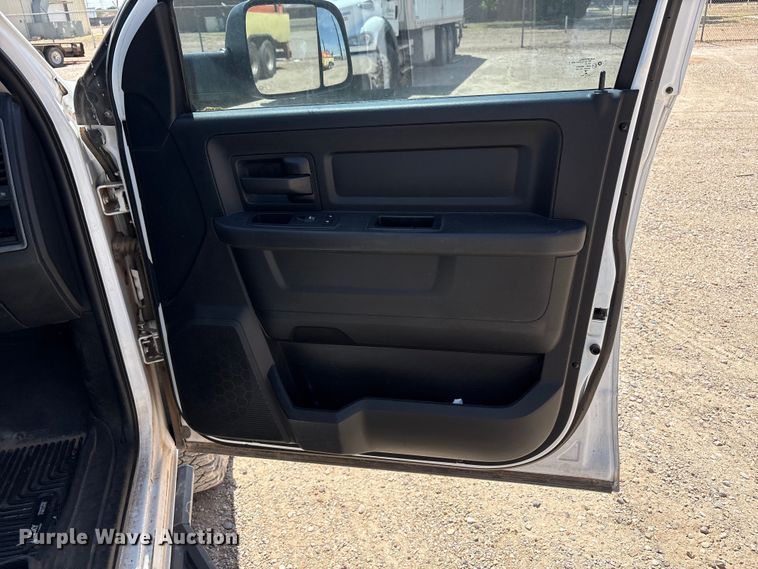 image for item FC2276 2017 RAM 2500 Crew Cab pickup truck