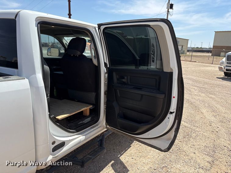 image for item FC2276 2017 RAM 2500 Crew Cab pickup truck