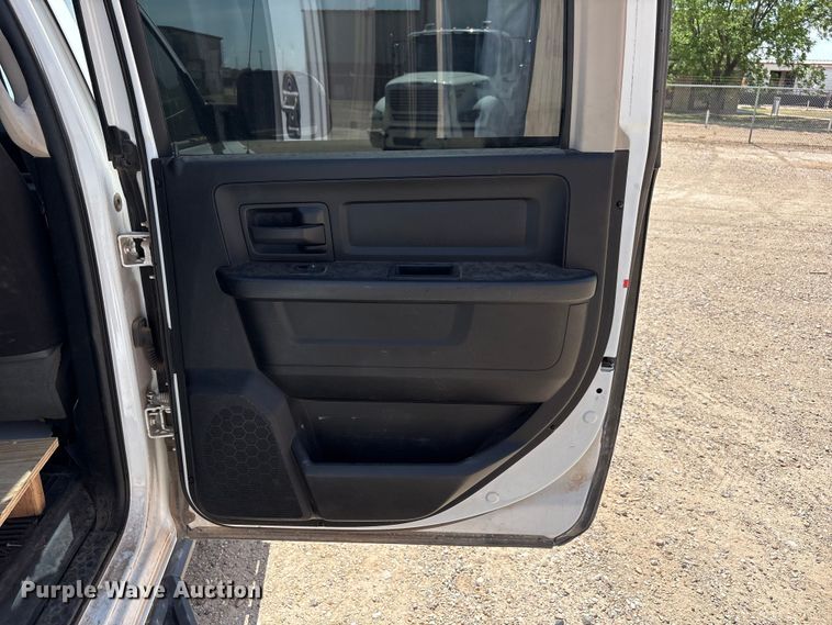 image for item FC2276 2017 RAM 2500 Crew Cab pickup truck