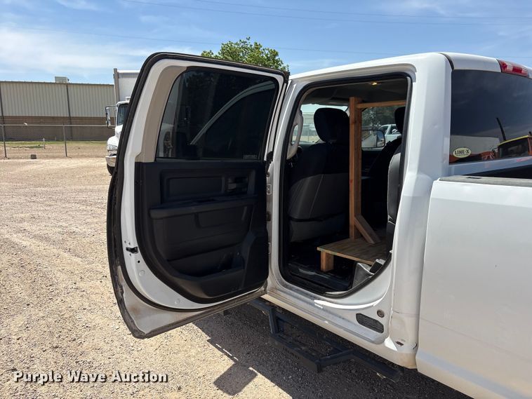 image for item FC2276 2017 RAM 2500 Crew Cab pickup truck