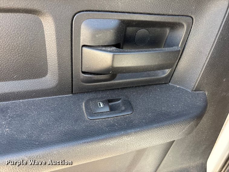 image for item FC2276 2017 RAM 2500 Crew Cab pickup truck