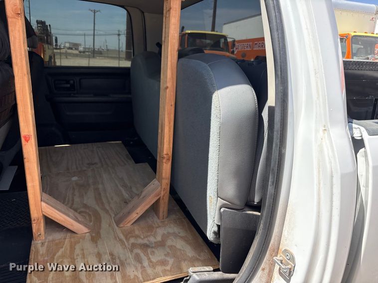 image for item FC2276 2017 RAM 2500 Crew Cab pickup truck
