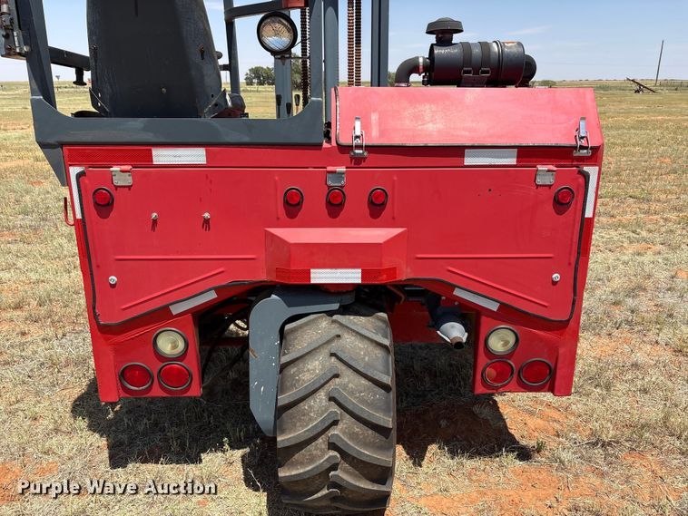image for item FC2449 2004 Moffett M5500 forklift