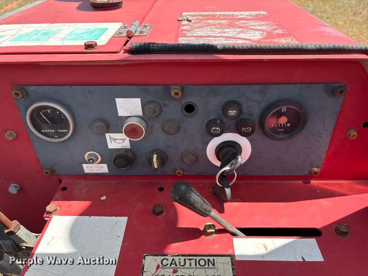 image for item FC2449 2004 Moffett M5500 forklift