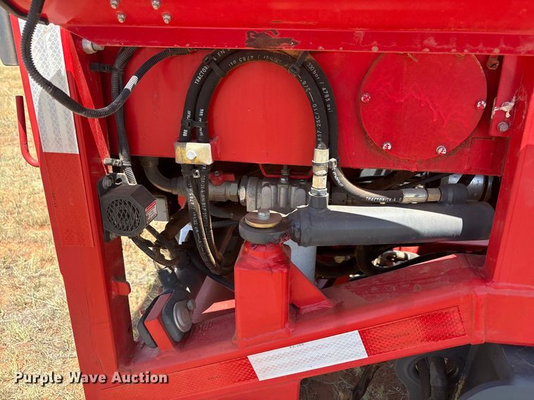 image for item FC2449 2004 Moffett M5500 forklift